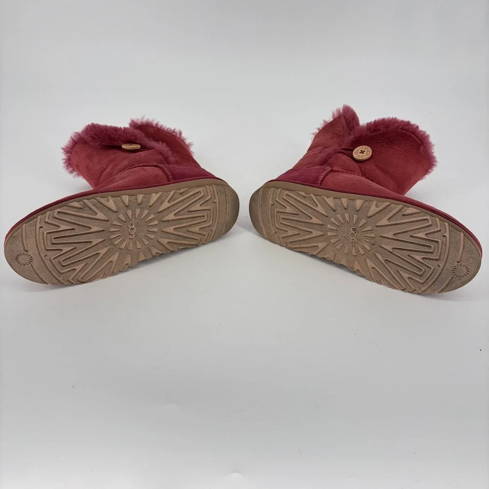 UGG Australia Bailey Button Sangria Red Suede Boots 5991Y Youth 5 Womens 7